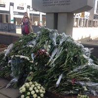 Photo taken at Памятник погибшим защитникам демократии в августе 1991 года by Marina I. on 8/19/2012