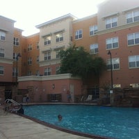 Foto tirada no(a) Residence Inn Phoenix Glendale Sports &amp;amp; Entertainment District por Emilie N. em 5/26/2012