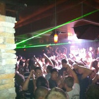 7/29/2012 tarihinde Nikolaziyaretçi tarafından Drynk Nightclub'de çekilen fotoğraf