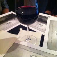 Foto tirada no(a) Roux Wine And Spirits por Virginia H. em 4/4/2012