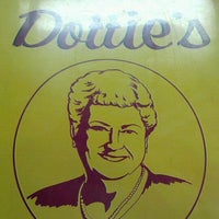 รูปภาพถ่ายที่ Dottie&amp;#39;s Family Restaurant โดย Clay M. เมื่อ 3/12/2012