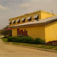 Снимок сделан в Beto&amp;#39;s Mexican Restaurant пользователем Thomas H. 3/28/2012