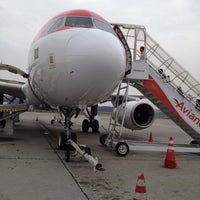 Photo taken at Check-in Avianca by Assis C. on 6/2/2012