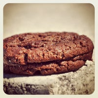 รูปภาพถ่ายที่ Sweet To Lick Vegan Bakery(kitchen) โดย Michael S. เมื่อ 3/29/2012