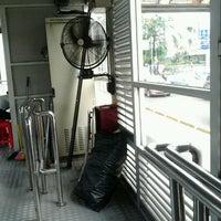 Photo taken at Halte TransJakarta Matraman 1 by Rizuchy R. on 4/10/2012