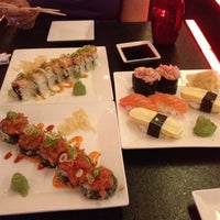 รูปภาพถ่ายที่ Red Sushi โดย Chad L. เมื่อ 7/17/2012