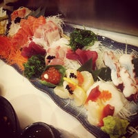 9/10/2012 tarihinde KING M.ziyaretçi tarafından Hanaichi Sushi Bar + Dining'de çekilen fotoğraf