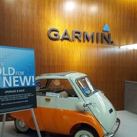 Снимок сделан в The Garmin Store пользователем Christian F. 9/11/2012