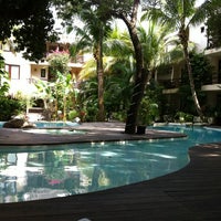 รูปภาพถ่ายที่ La Tortuga Hotel and Spa โดย Bethany B. เมื่อ 2/16/2012