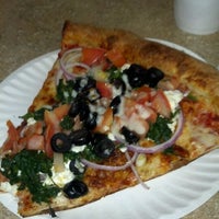 รูปภาพถ่ายที่ Boca&amp;#39;s Best Pizza Bar โดย Dani C. เมื่อ 3/15/2012