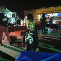 Photo taken at North Hollywood Friday Food Trucks (aka NoHo Dine Out Friday Nights) by Jessielah on 4/7/2012