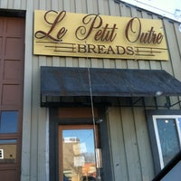 2/4/2012 tarihinde Keli H.ziyaretçi tarafından Le Petit Outre Breads'de çekilen fotoğraf
