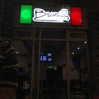 Foto diambil di Bruni (Pizza, Panini &amp;amp; Drinks) oleh Unai G. pada 4/15/2012