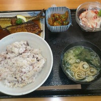Photo taken at 桜木食堂 by Harutaka H. on 9/4/2012
