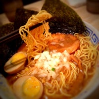 Photo taken at NAGAHAMAラーメン ろくまんぼー by ken on 8/13/2012