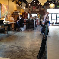 รูปภาพถ่ายที่ Q Cafe โดย Joe S. เมื่อ 3/27/2012