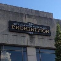 รูปภาพถ่ายที่ Prohibition โดย Cris P. เมื่อ 8/17/2012
