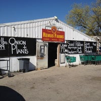 Foto tirada no(a) Remus Farms, Inc. por Karen P. em 4/6/2012