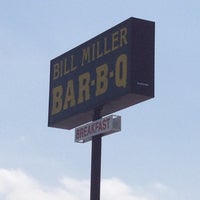 รูปภาพถ่ายที่ Bill Miller Bar-B-Q โดย Elizabeth H. เมื่อ 3/25/2012