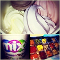 Снимок сделан в Mix Frozen Yogurt пользователем Matt M. 3/25/2012