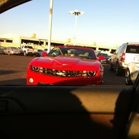 Das Foto wurde bei Sands Chevrolet - Glendale von Jaime B. am 2/11/2012 aufgenommen