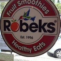 Foto tomada en Robeks Fresh Juices &amp;amp; Smoothies  por EdzizleMizzle el 7/23/2012