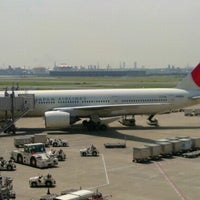Photo taken at JAL115 HND-ITM by Yasuaki N. on 9/5/2012