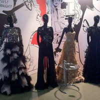 Photo taken at DNN Fashion Week Ткачи by Юлька 🐰 З. on 4/8/2012