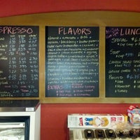 Foto diambil di Jitterbug Coffeehouse oleh Wayne P. pada 6/4/2012