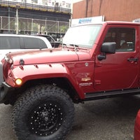 Photo prise au Riverdale Chrysler Jeep par Mike C. le5/28/2012