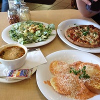 6/3/2012 tarihinde Christina S.ziyaretçi tarafından Presto Pasta'de çekilen fotoğraf