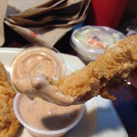 Foto tirada no(a) Raising Cane&#39;s Chicken Fingers por Dat L. em 7/8/2012