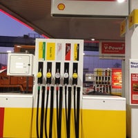 รูปภาพถ่ายที่ Shell โดย IngenieroDavid เมื่อ 3/22/2012