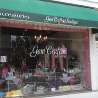 รูปภาพถ่ายที่ Gem Craft Boutique โดย Deborah O. เมื่อ 7/6/2012