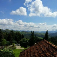 รูปภาพถ่ายที่ Hotel Fazenda Rosa Dos Ventos โดย Marco C. เมื่อ 4/15/2012