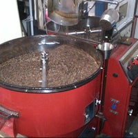 Photo taken at Moon Doggie Coffee Roasters by Kevin L. on 8/20/2012