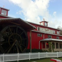 Foto tomada en Bob&#39;s Red Mill Whole Grain Store  por Stephen H. el 3/16/2012