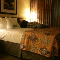 Foto scattata a La Quinta Inn &amp;amp; Suites Denver Englewood Tech Ctr da Terry D. il 6/21/2012