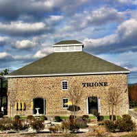 Foto tirada no(a) Trione Vineyards and Winery por Shana R. em 4/19/2012