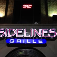Foto scattata a Sidelines Grille - Canton da Joan H. il 5/25/2012