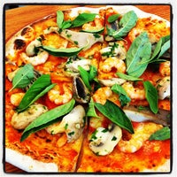 รูปภาพถ่ายที่ Green Pizza โดย 800.cl A. เมื่อ 8/1/2012