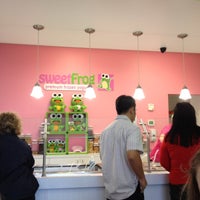 Photo taken at sweetFrog Sterling by Laszlo S. on 5/20/2012