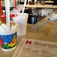 9/8/2012にKevin B.がH Burgerで撮った写真