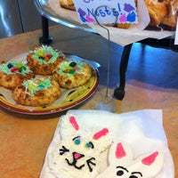 4/11/2012 tarihinde 💜ⓒⓗⓡⓘⓢⓣⓘⓝⓐ .ziyaretçi tarafından Monicas Waterfront Bakery And Cafe'de çekilen fotoğraf