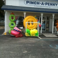 5/12/2012にTracy S.がPinch A Penny Pool Patio Spaで撮った写真