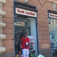 Photo taken at Foot Locker by Duce P. on 8/30/2012