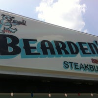 Foto tirada no(a) Bearden&amp;#39;s Restaurant por Rick U. em 5/28/2012