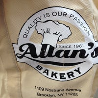 Foto tirada no(a) Allan&amp;#39;s Bakery por Thadon0429 em 7/14/2012