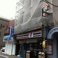 Photo taken at 7-Eleven by Nobu K. on 5/17/2012