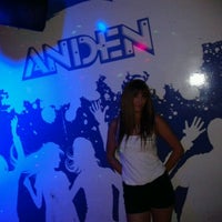 รูปภาพถ่ายที่ Discoteca Andén โดย David M. เมื่อ 5/19/2012